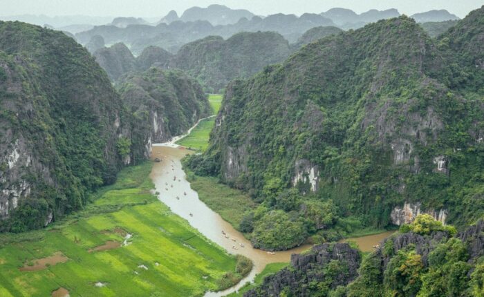 appooppantaadi-vietnam-mua-caves