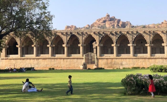 appooppanthaadi-tour-hampi