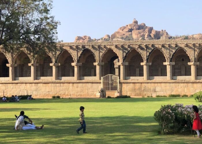 appooppanthaadi-tour-hampi